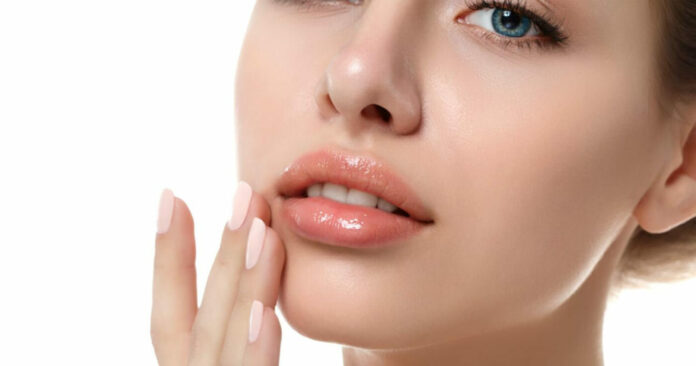 How to Make Your Lips Pink Naturally? (8 Best Ways)
