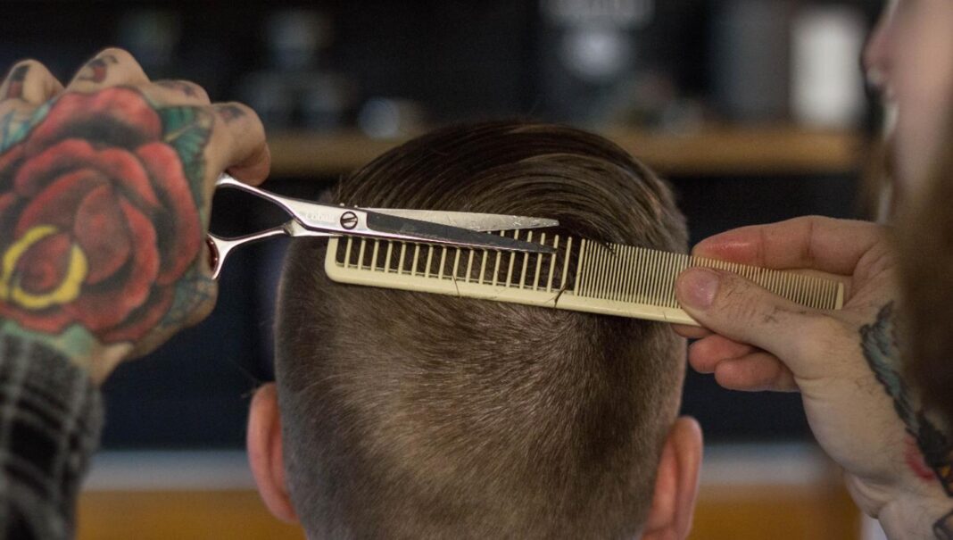 Cut Men’s Hair with Clippers at Home