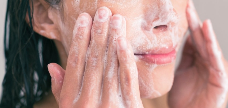 Why You Should Scrub And Exfoliate Your Skin