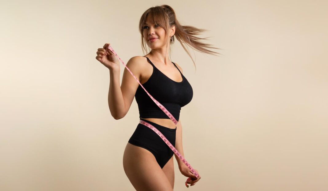 Interview: 'Perfect Curves' – How a New York Model Uses Waist Training to  Enhance Her Figure - Hourglass Angel