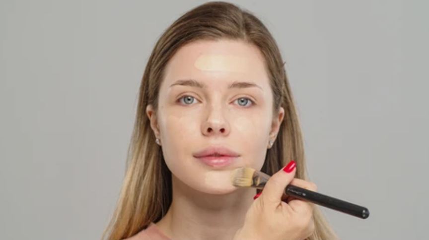 How to Get Rid of a 5 O’clock Shadow on Woman with Makeup