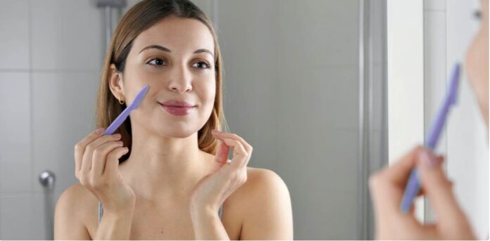 How to Dermaplane at Home? 101 Guide to  DIY Dermaplaning 