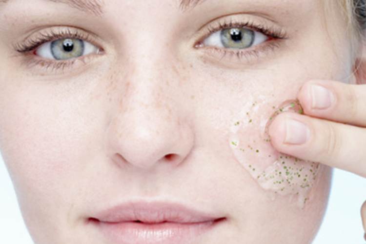 Why Should You Exfoliate Before Waxing