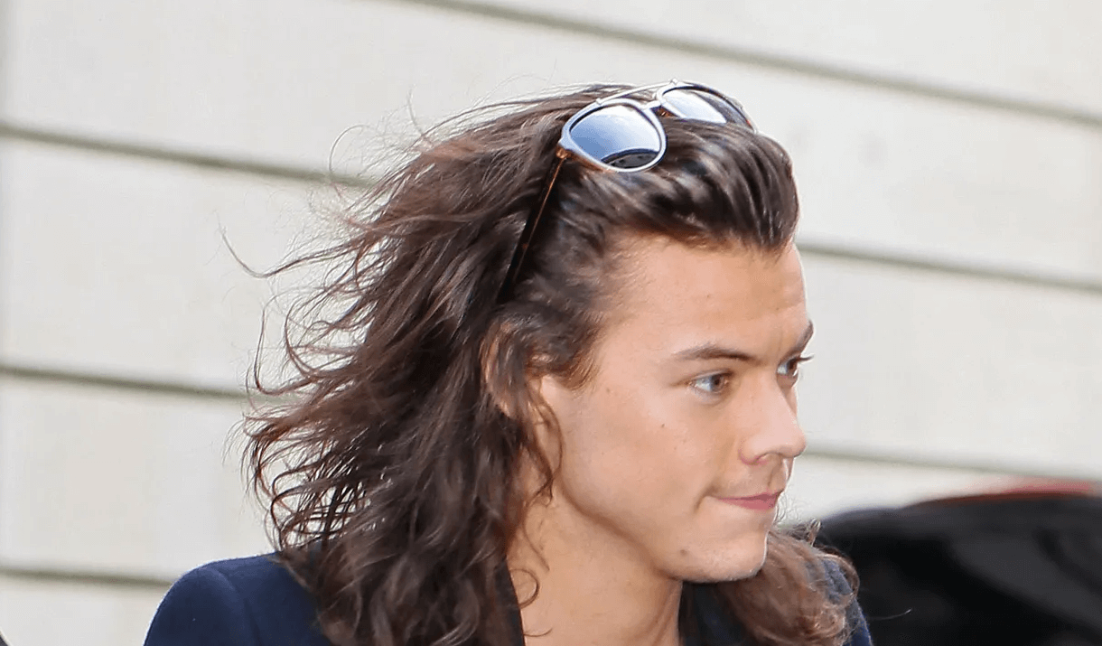 Harry Styles’ Textured Waves